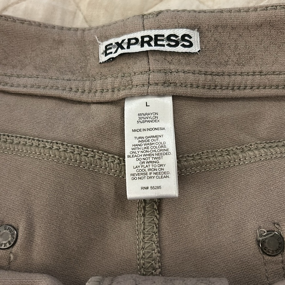 Express pants - Picture 3 of 4